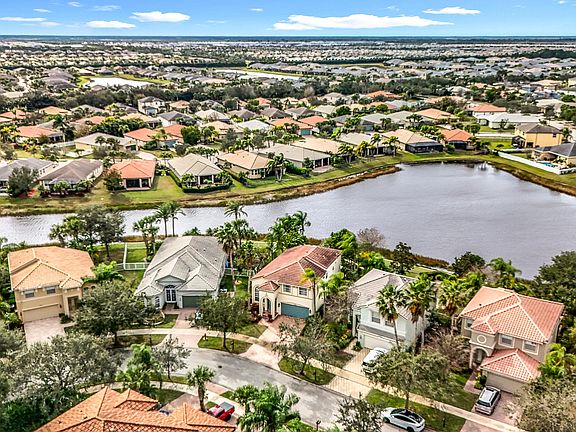 3rd image of 11209 SW Springtree Terrace