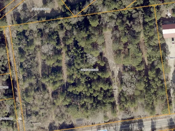 1135 Shaw Rd, Fayetteville, NC 28311