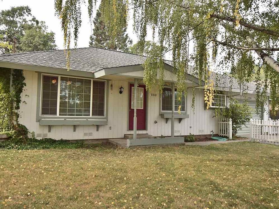 1st image of 330 College St