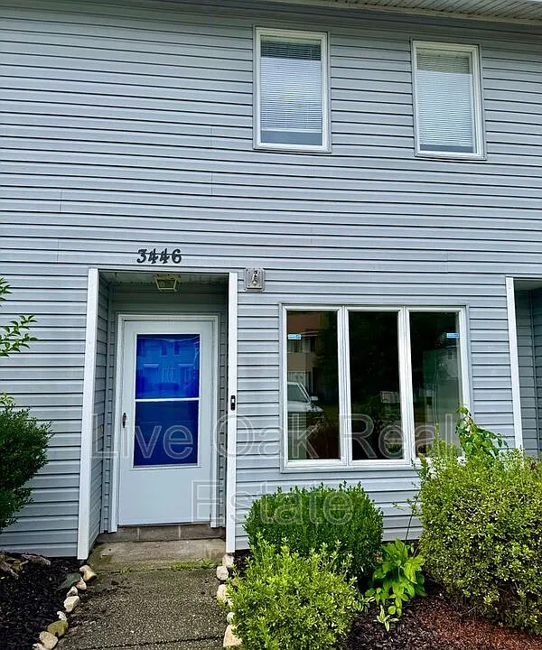 3446 Bruin Dr