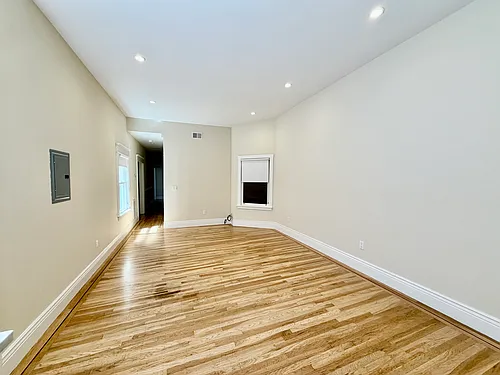 423 Green St #423 Photo 1
