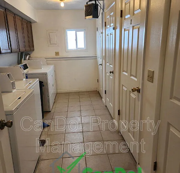 240 Carol Dr #3 — Photo 10