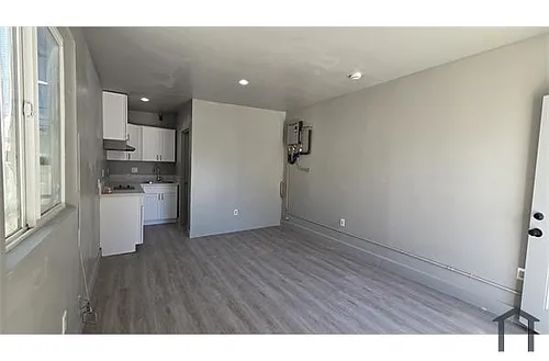 259 1/4 W 41st Pl #259 Photo 1