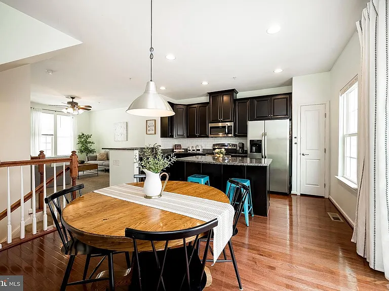 1872 Thistle Ct — Photo 12