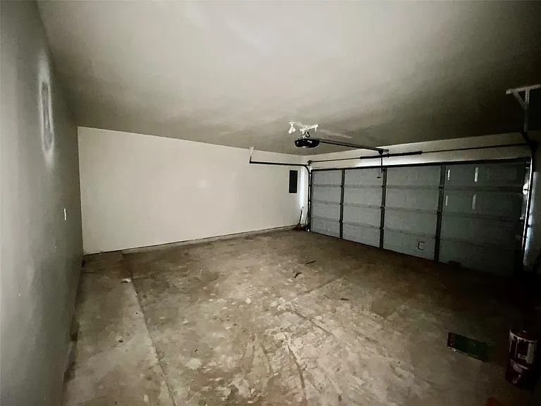 10323 Stanbrook Dr — Photo 27