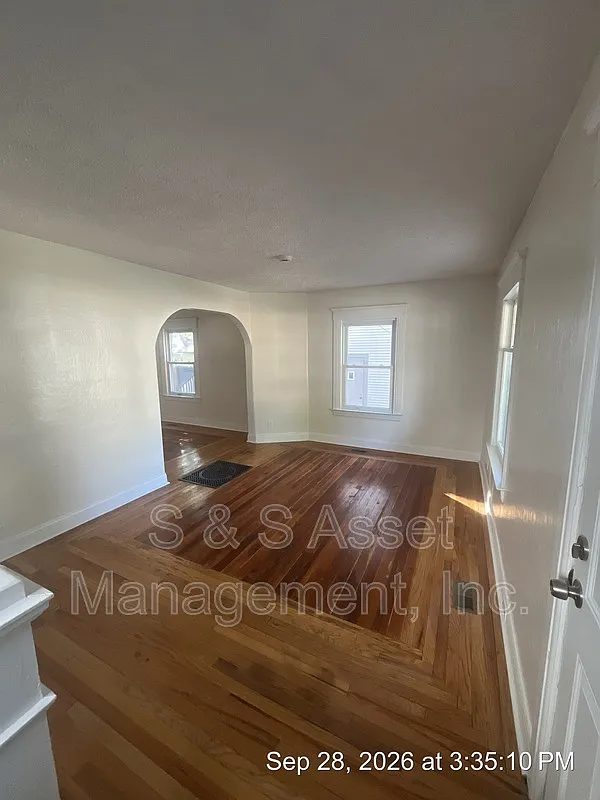 3 bed, 1.5 bath, 1280 sqft, $1,600 — Photo 4