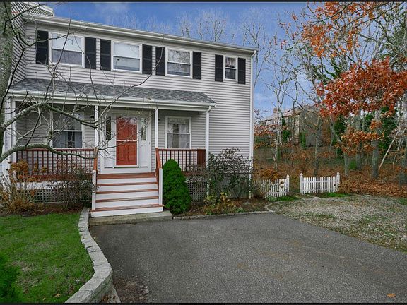 4th image of 79 Squibnocket Dr