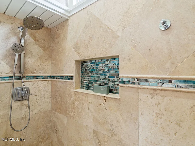 2337 Seminole Rd #C — Photo 19