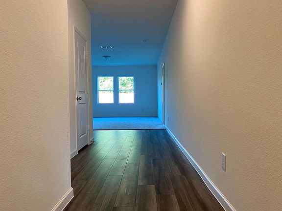 4th image of 3005 Aspen Dr