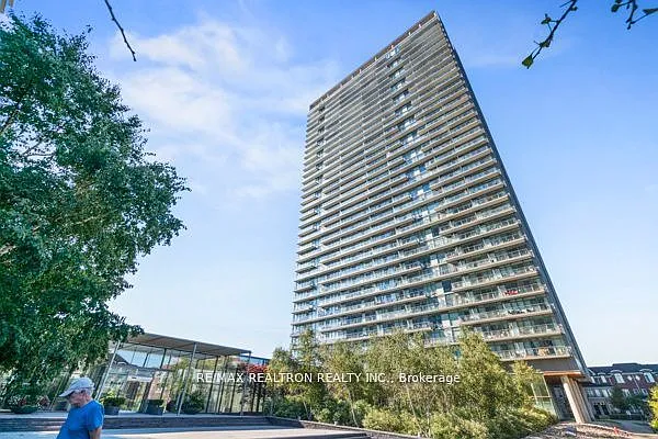 105 The Queensway #504 — Photo 1