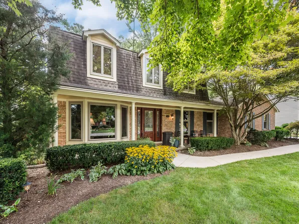 16211 Winchester Dr, Northville, MI 48168