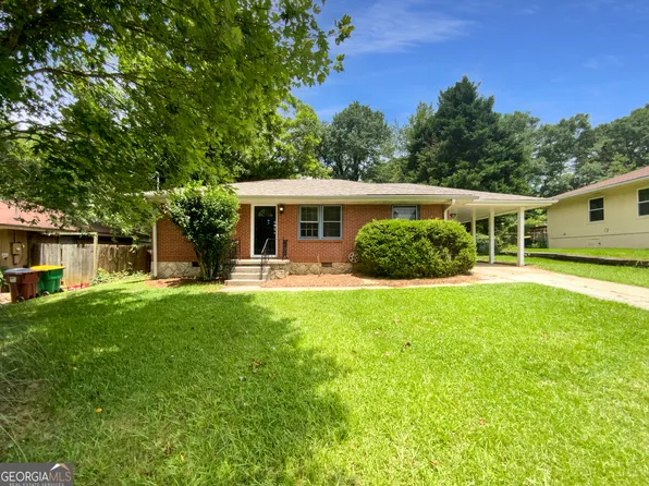 828 Pine Valley Dr, Forest Park, GA 30297