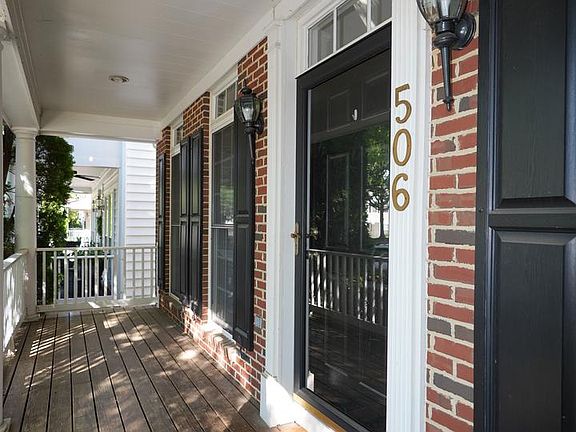 4th image of 506 Leaning Oak St