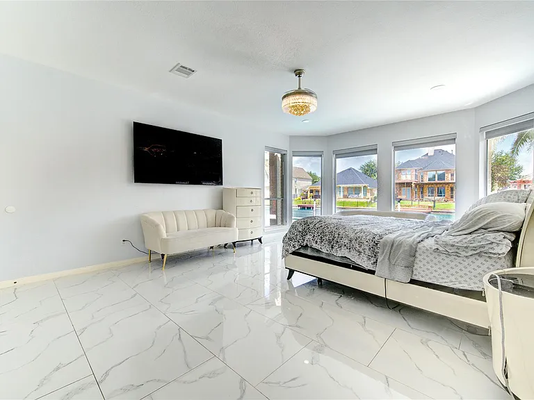 14311 Tasmania Ct — Photo 18