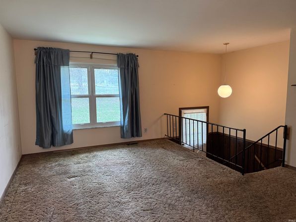 7388 W Walker Ln, Ellettsville, IN 47429
