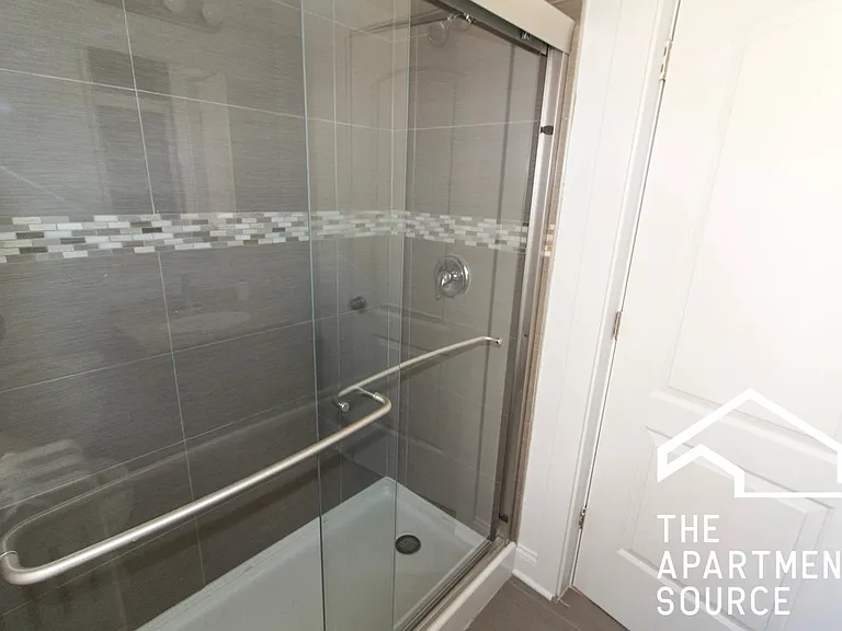 2765 N Kilbourn Ave #3 — Photo 10