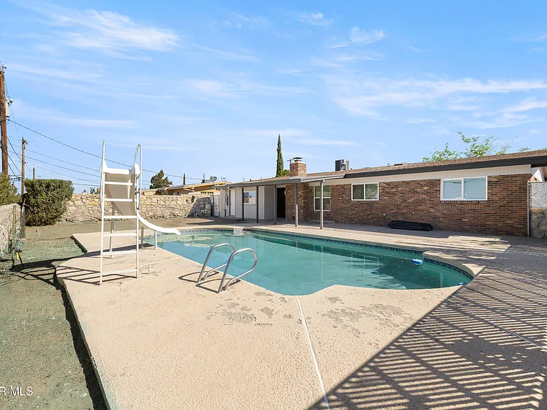 249 Vista Bonita St — Photo 29