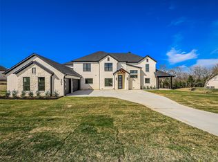 209 Avery Ln, Gunter, TX 75058