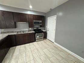 7941 S Ingleside Ave