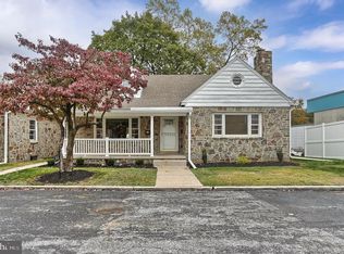 215 S East St, Spring Grove, PA 17362
