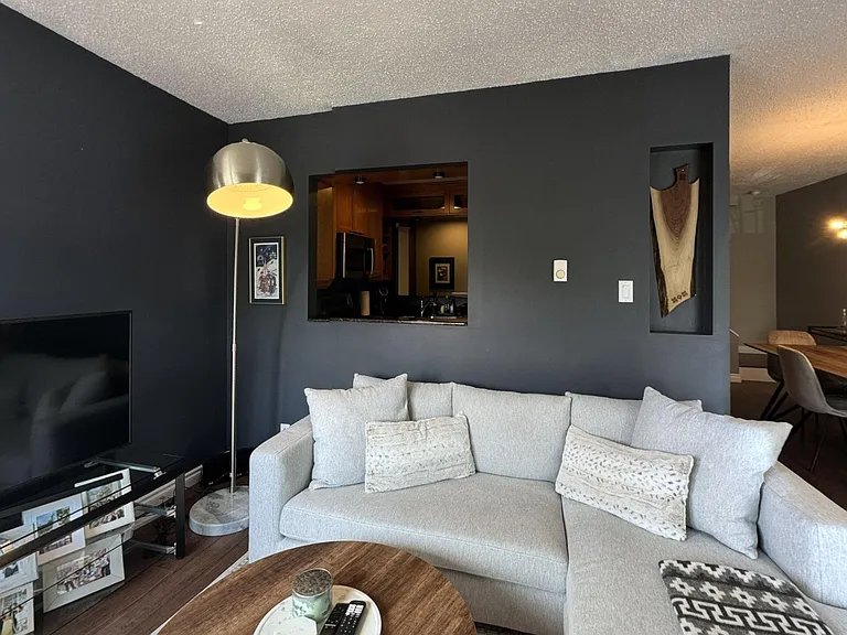 220 Goulet St #E — Photo 4