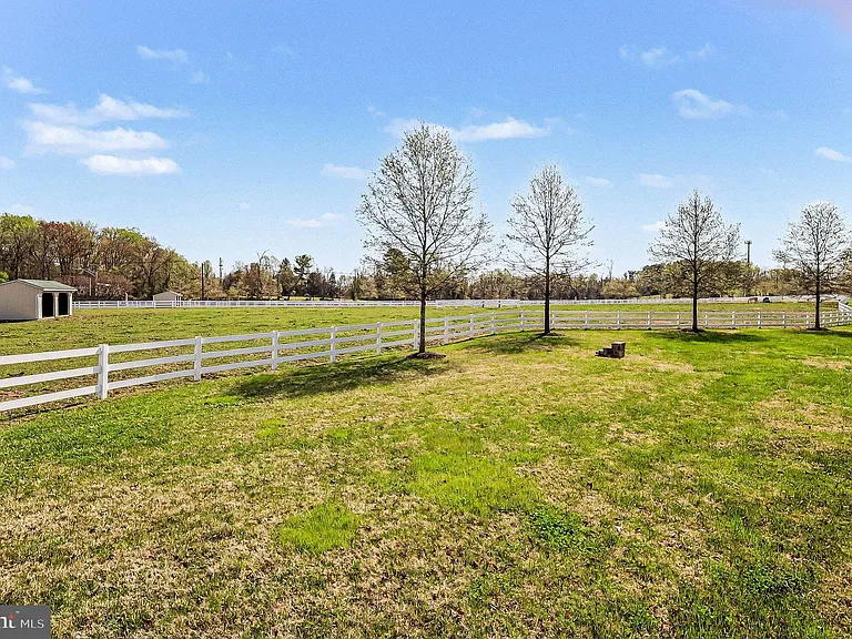 10878 Foxtrot Cir — Photo 38
