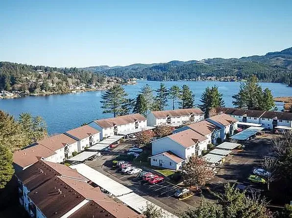 120 SE Mast Ave APT 10, Lincoln City, OR 97367