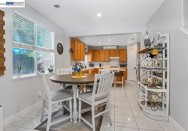 2913 Haddington Ct — Photo 8