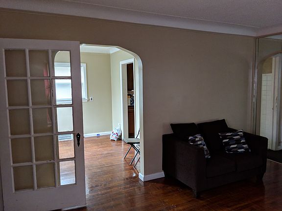 2nd image of 10000 Marlowe St
