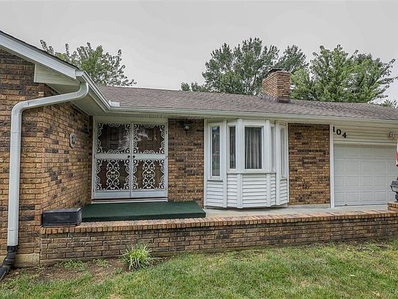 5th image of 104 Hillcrest Dr