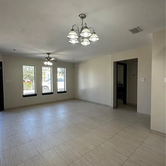 1403 W Kiwi Ave #4 — Photo 4