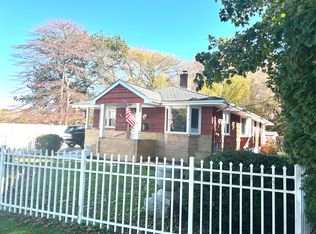 752 Dartmouth St #1, South Dartmouth, MA 02748