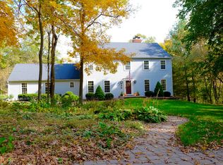 16484 Forest Gate Rd, Dubuque, IA 52001