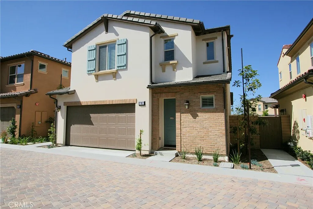 3 bed, 2.5 bath, 1578 sqft, $4,700 — Photo 1