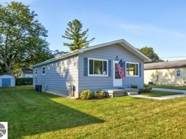 2003 Reo St, Saginaw, MI 48602