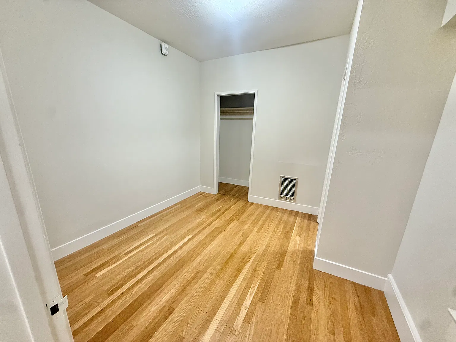 Studio, 350 sqft, $2,650 — Photo 3