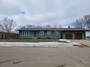 1107 Kelly Ave NE, Devils Lake, ND 58301