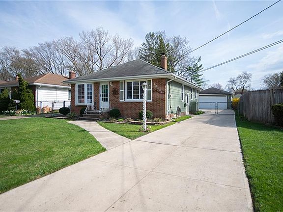 3rd image of 12139 Lawndale Dr