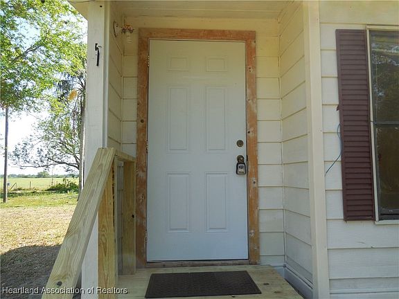 3rd image of 3775 NE Bonanza Park Ave