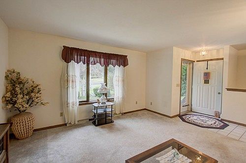 3rd image of 5727 Hillcrest Ln