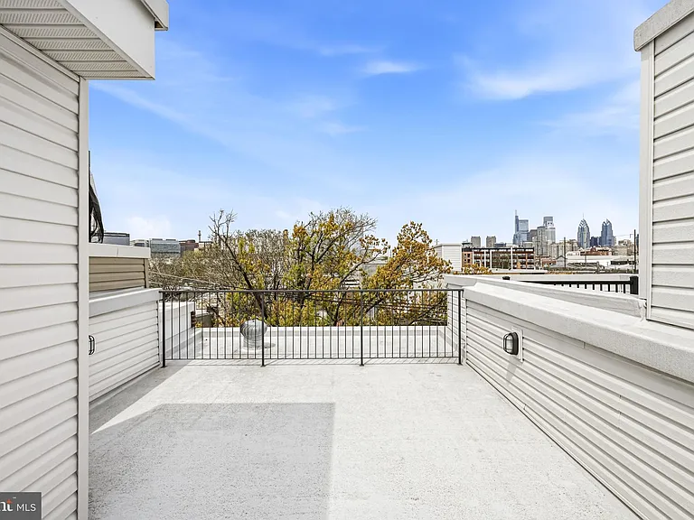 2604 Reed St — Photo 44