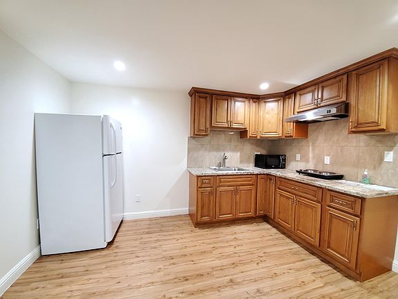 2nd image of 1235 41st Ave
