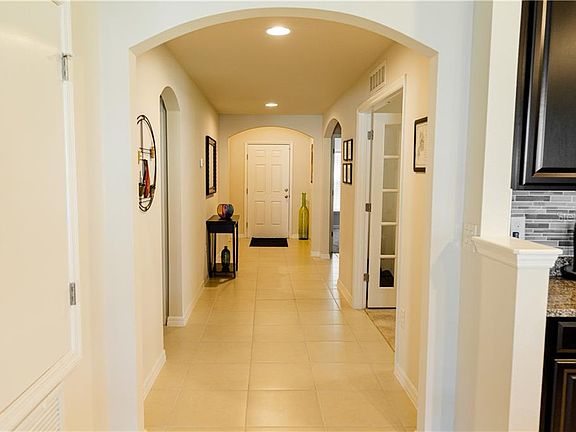 5th image of 235 Whirlaway Dr