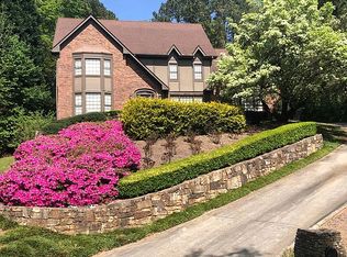 7690 Dunvegan Close, Sandy Springs, GA 30350