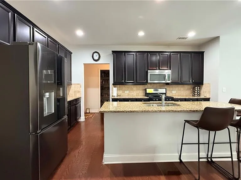 1810 Kingsbridge Ct — Photo 7
