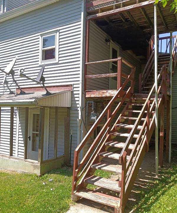 2nd image of 160 4th Ave APT 3