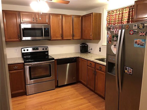 3rd image of 36 Clemente Dr