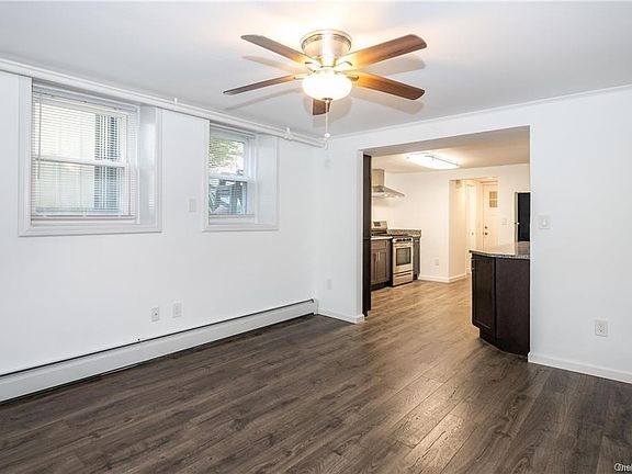 3rd image of 174 Rich Ave #4