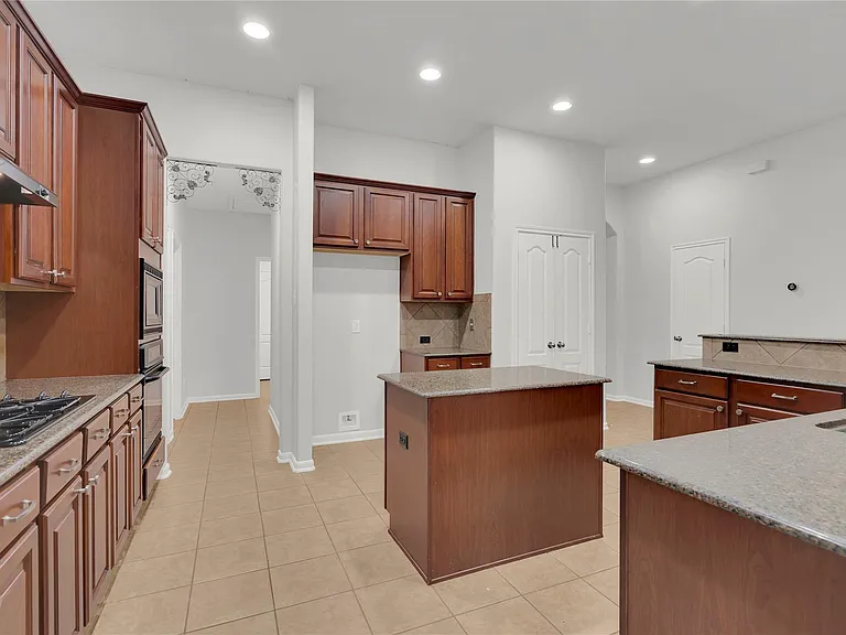 11511 Timberly Park Ln — Photo 7
