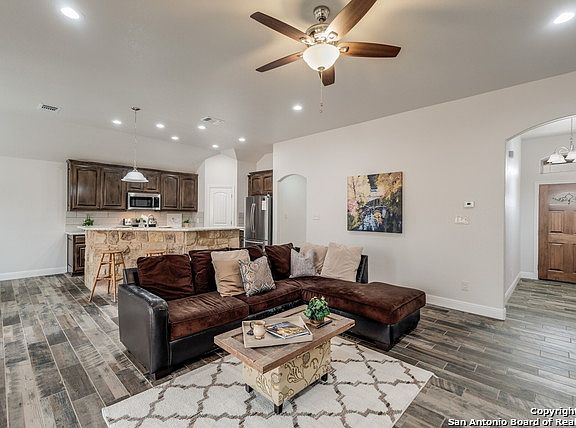 5th image of 120 Great Oaks Blvd